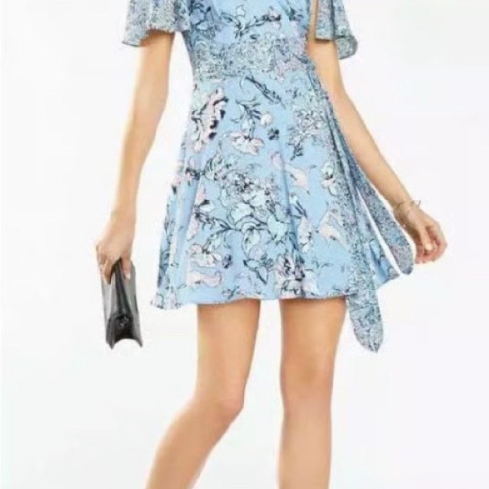 BCBGMAXAZRIA Women Wrap Mini Dress Floral Flutter Sleeve tie waist V Neck